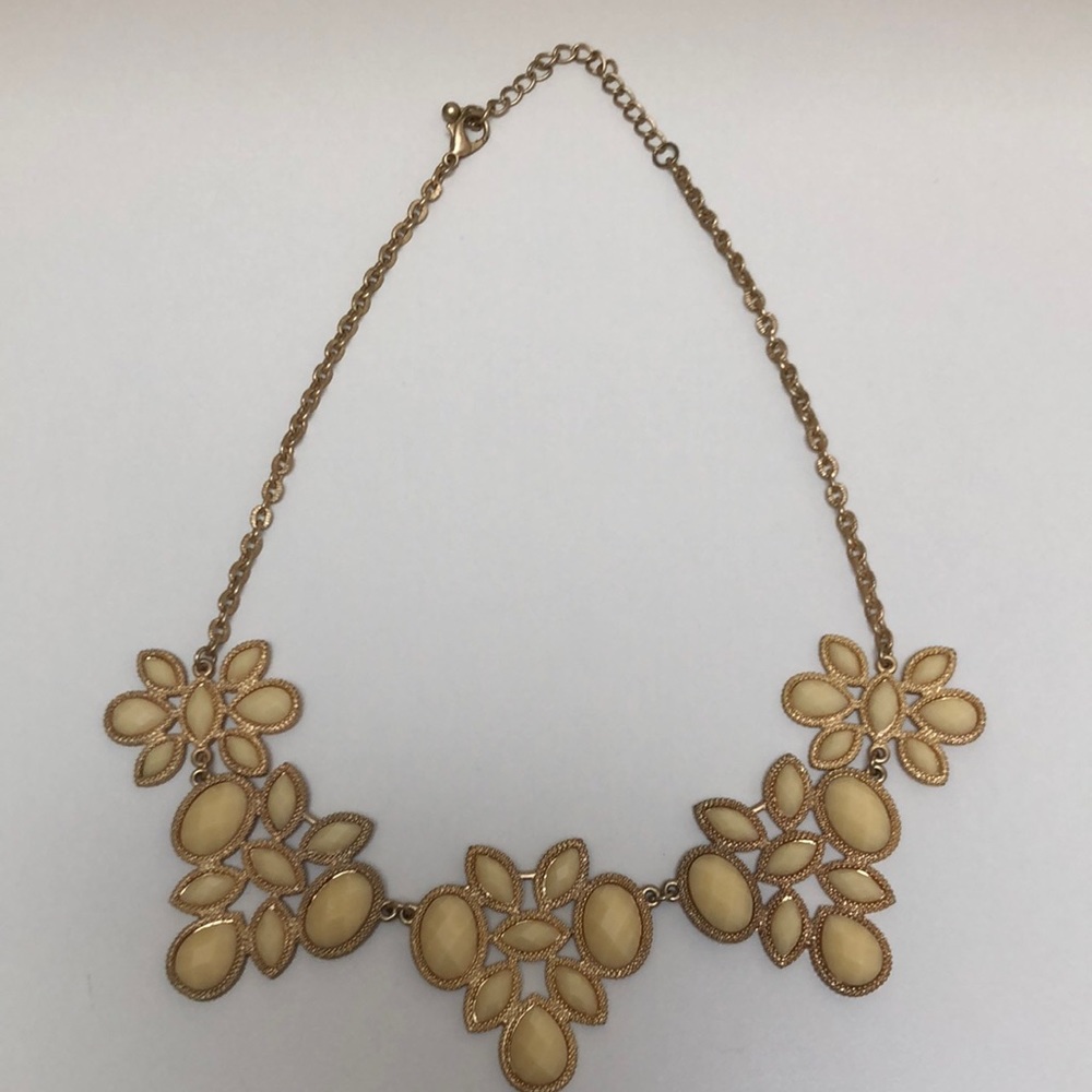 Women’s gold and cream beaded necklace